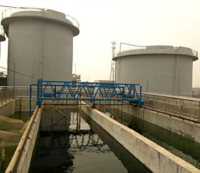 行車(chē)式刮吸泥機